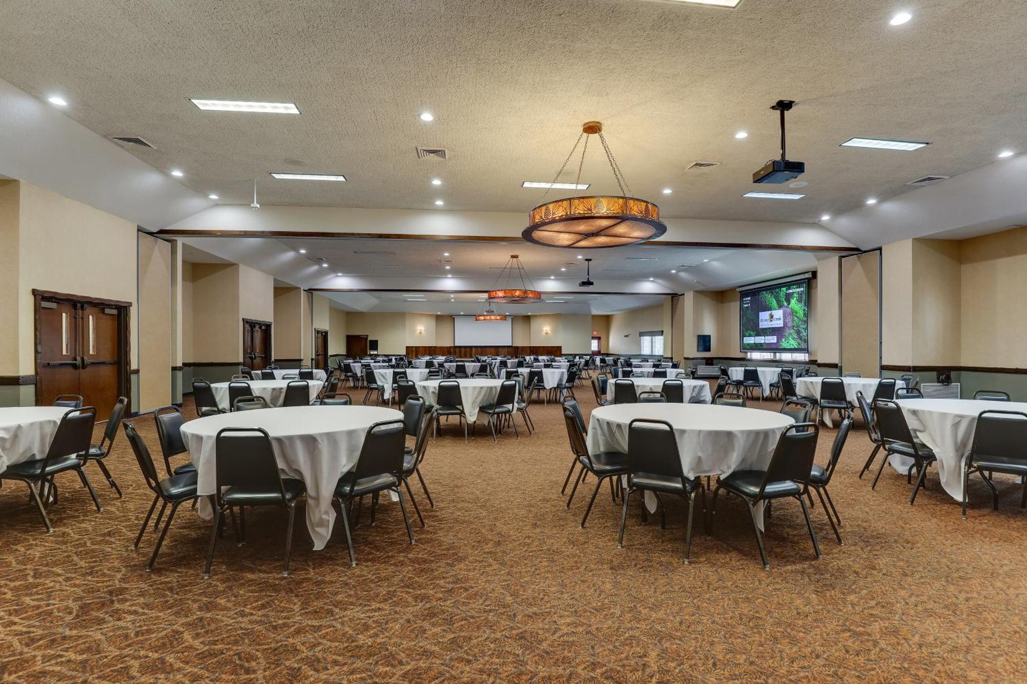Stoney Creek Hotel