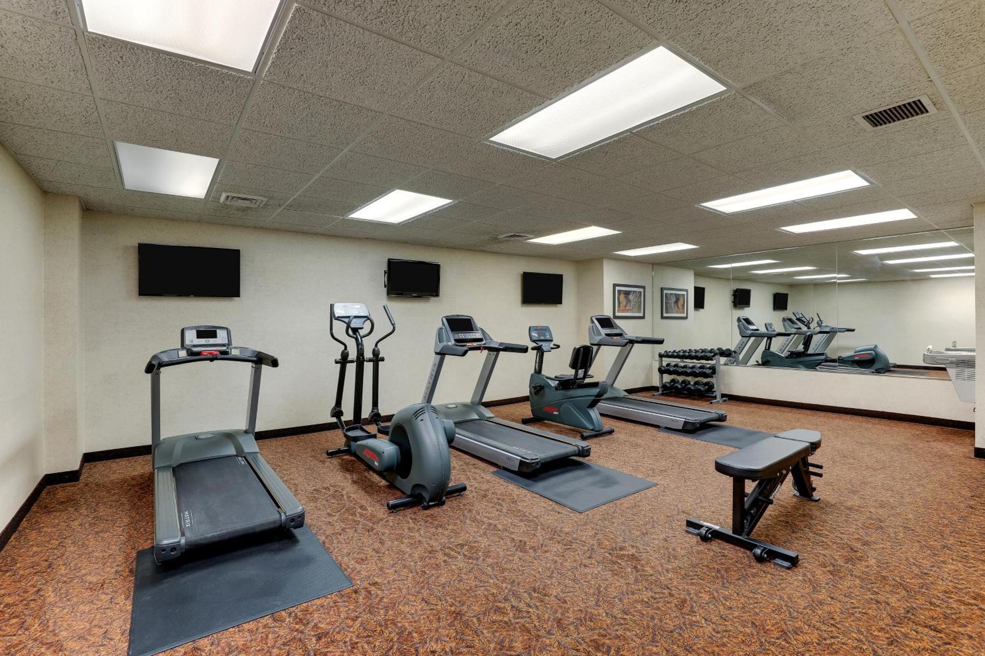 Stoney Creek Hotel 2*