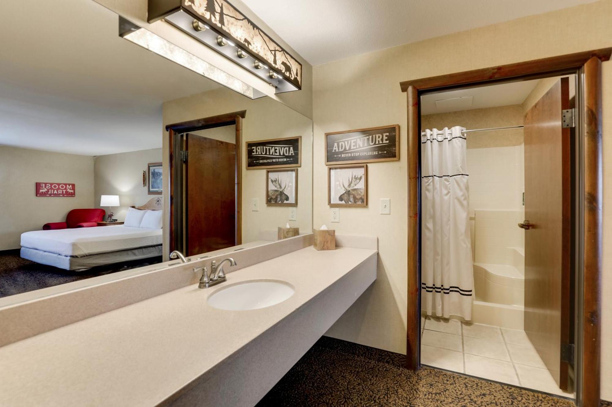 Stoney Creek Hotel 2*